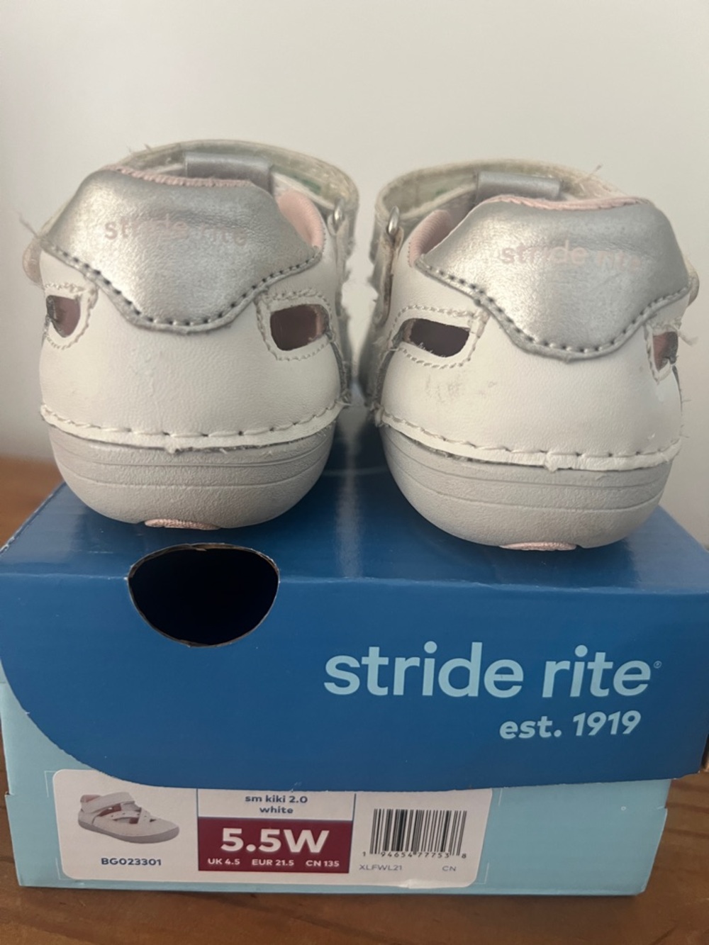 Stride Rite Kiki 2.0 white MaryJanes - Picture 2 of 5